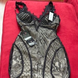 Bebe Dress nude with black lace overlay